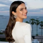 بازیگران: Sinem Ünsal